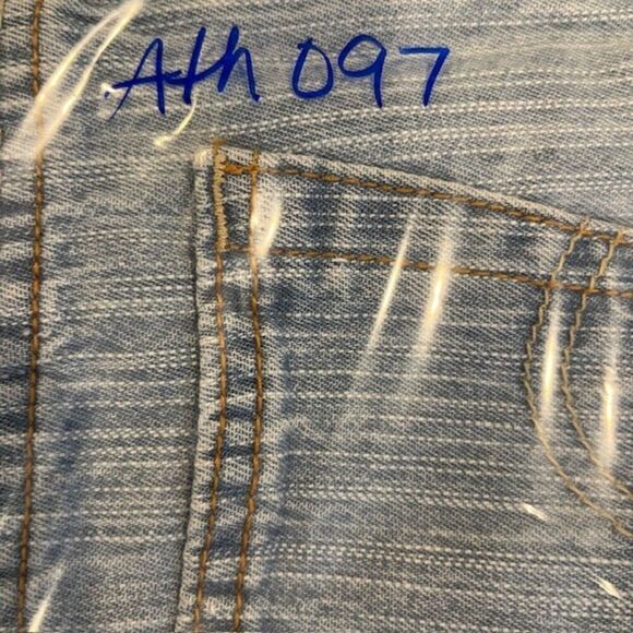 Levi's Denim Shorts Medium Light Lined Wash Juniors Size 7 - Picture 9 of 9